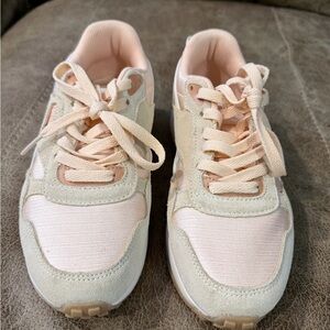 Reebok Women's Sneakers in Pink and Cream
